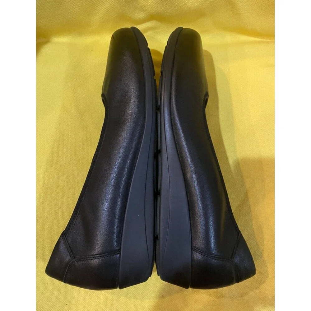 Propet Ladies Black Leather Slip On Small Wedge Shoes Size 11